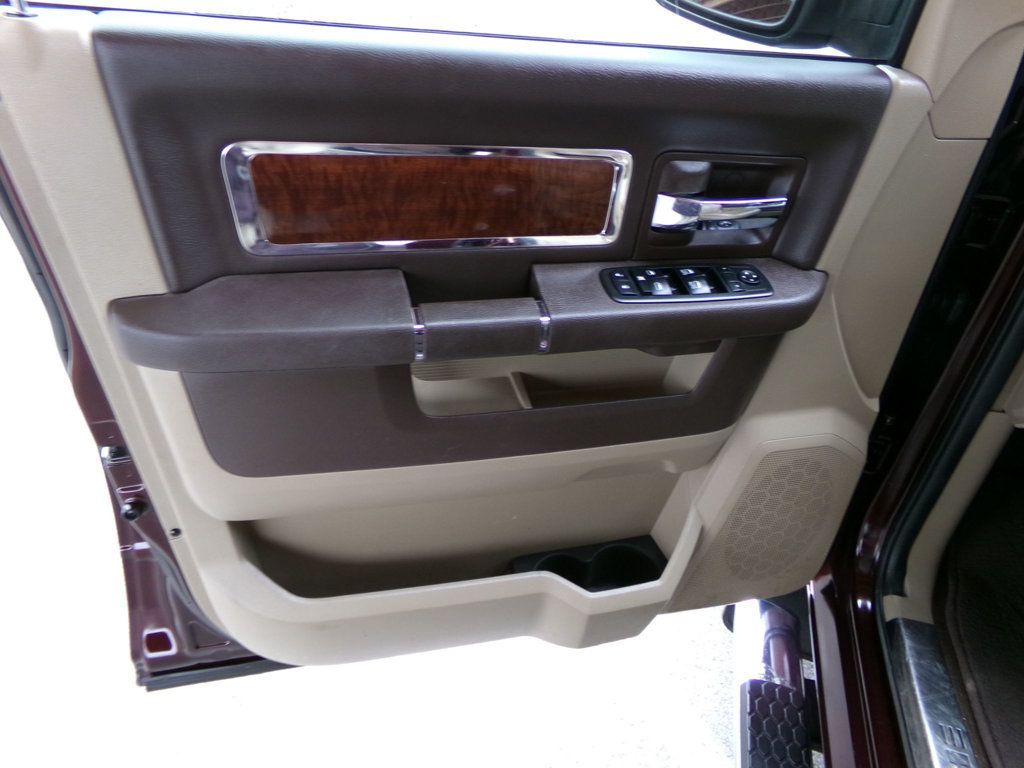 2012 Ram 1500 4WD Crew Cab 140.5" Laramie - 22957806 - 13