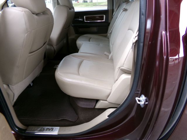 2012 Ram 1500 4WD Crew Cab 140.5" Laramie - 22957806 - 18