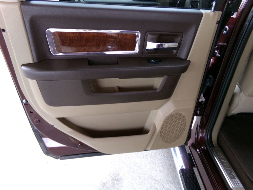 2012 Ram 1500 4WD Crew Cab 140.5" Laramie - 22957806 - 19