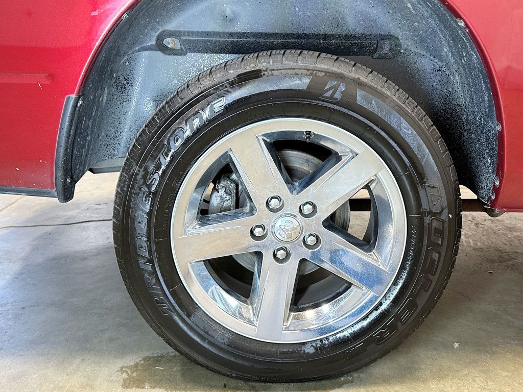 2012 Ram 1500 4WD Reg Cab 120.5" Express - 23041713 - 32
