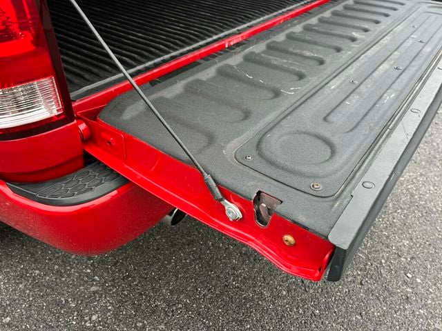 2012 Ram 1500 CLEAN CARFAX & VERY LOW MILES - 23066731 - 17