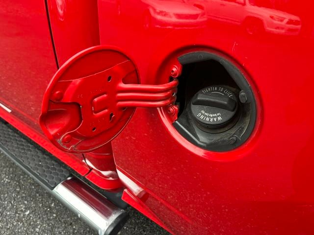 2012 Ram 1500 CLEAN CARFAX & VERY LOW MILES - 23066731 - 18