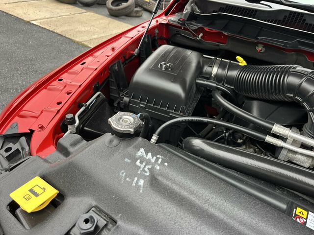 2012 Ram 1500 CLEAN CARFAX & VERY LOW MILES - 23066731 - 31