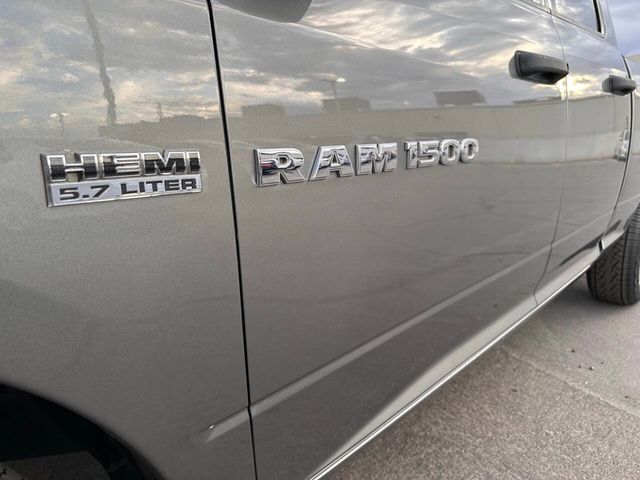 2012 RAM 1500 Express 4x2 4dr Quad Cab 6.3 ft. SB Pickup - 22919921 - 29