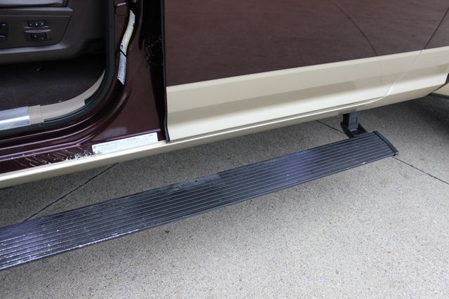 2012 Ram 3500 4WD Mega Cab 160.5" Laramie Longhorn - 22957808 - 13