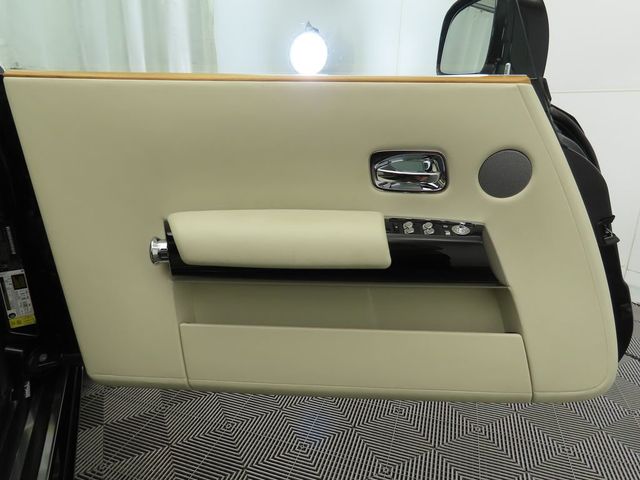 2012 Rolls-Royce Phantom Coupe 2dr Drophead - 22959977 - 31