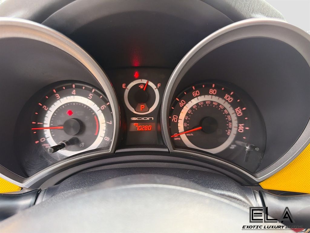2012 Scion tC 2dr Hatchback Automatic Release Series 7.0 - 23048892 - 12
