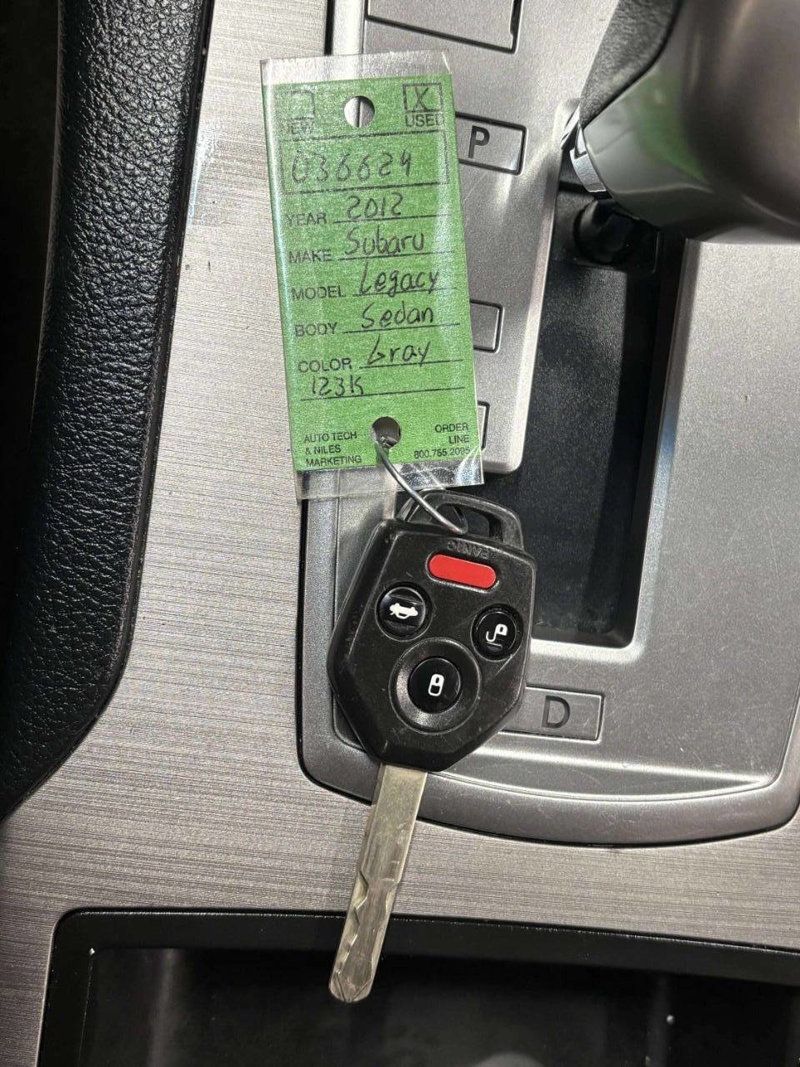 2012 Subaru Legacy 4dr Sedan H4 Automatic 2.5i Premium - 22978234 - 32