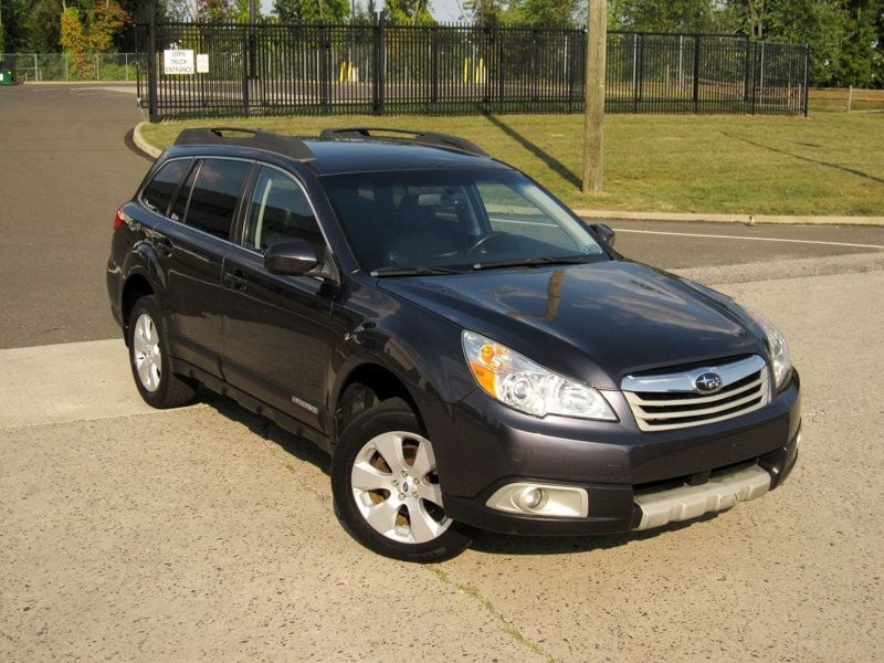 2012 Subaru Outback 2.5i Limited photo 2