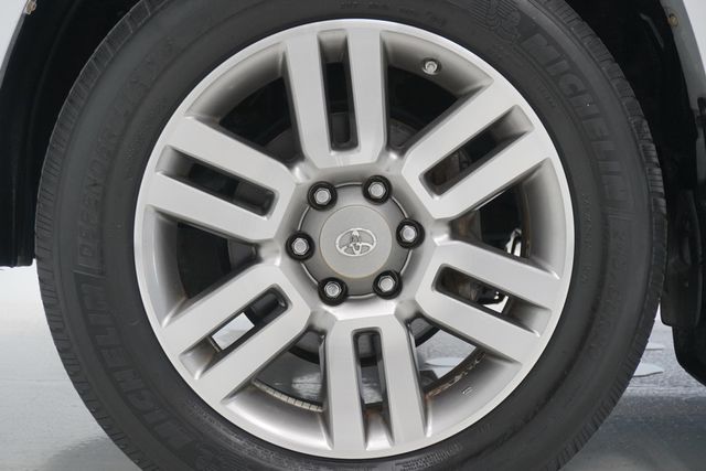 2012 Toyota 4Runner  - 22944360 - 23