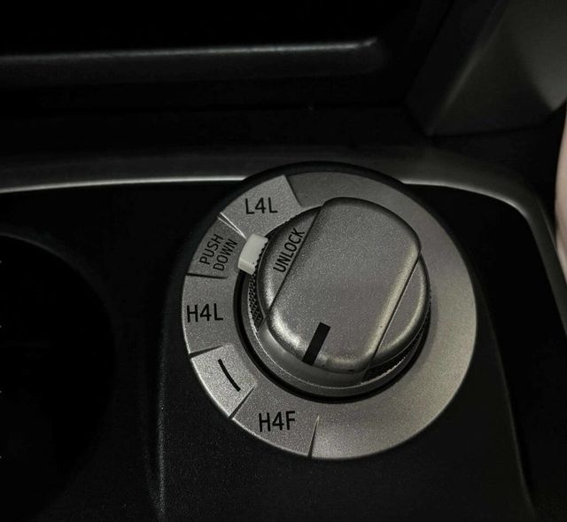 2012 Toyota 4Runner 4WD 4dr V6 Limited - 23016168 - 32