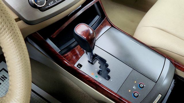 2012 Toyota Avalon 4dr Sedan Limited - 23017777 - 16