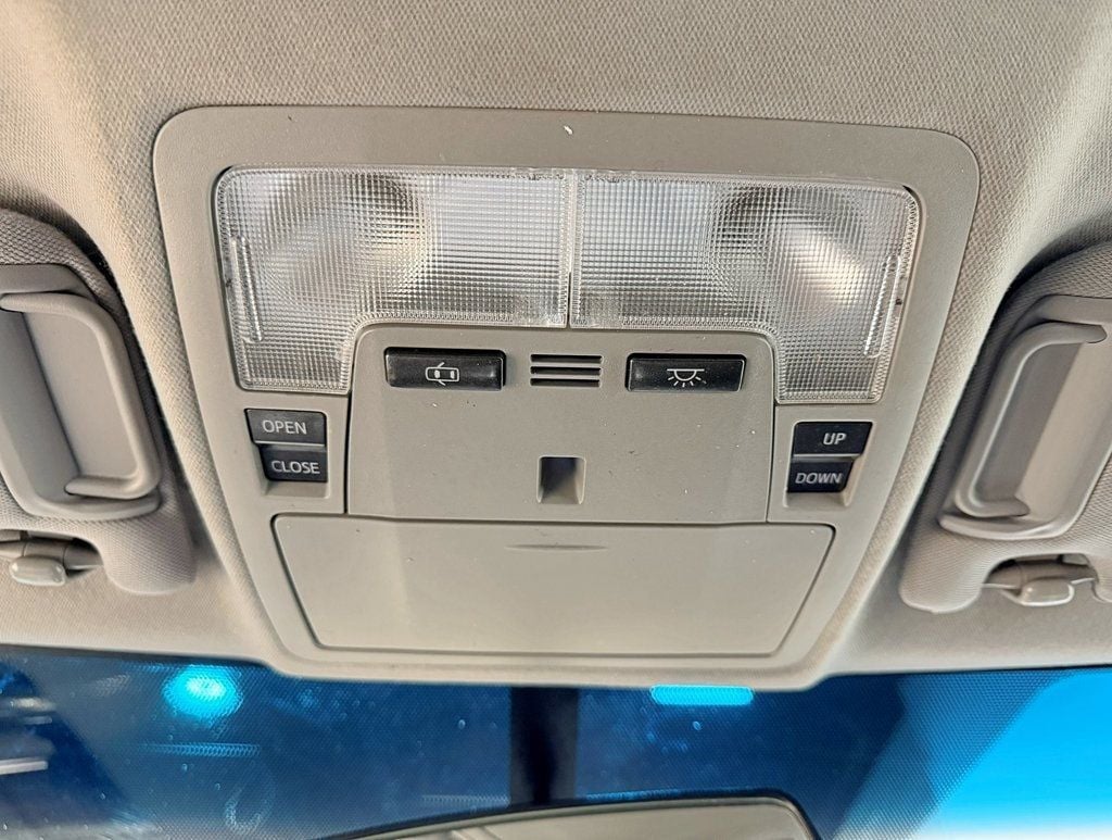 2012 Toyota Camry  - 22960541 - 19