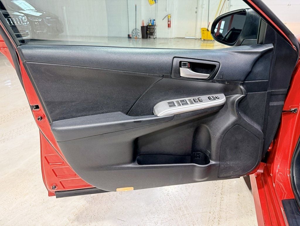2012 Toyota Camry  - 22960541 - 26