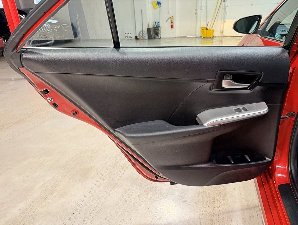 2012 Toyota Camry  - 22960541 - 31