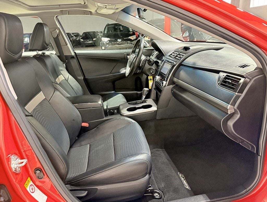2012 Toyota Camry  - 22960541 - 35