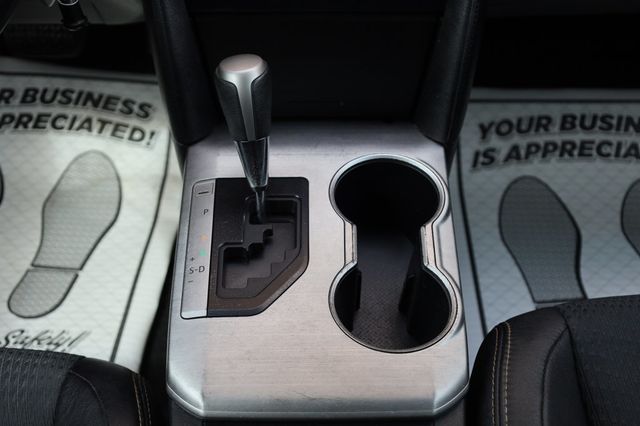 2012 Toyota Camry  - 22995268 - 39