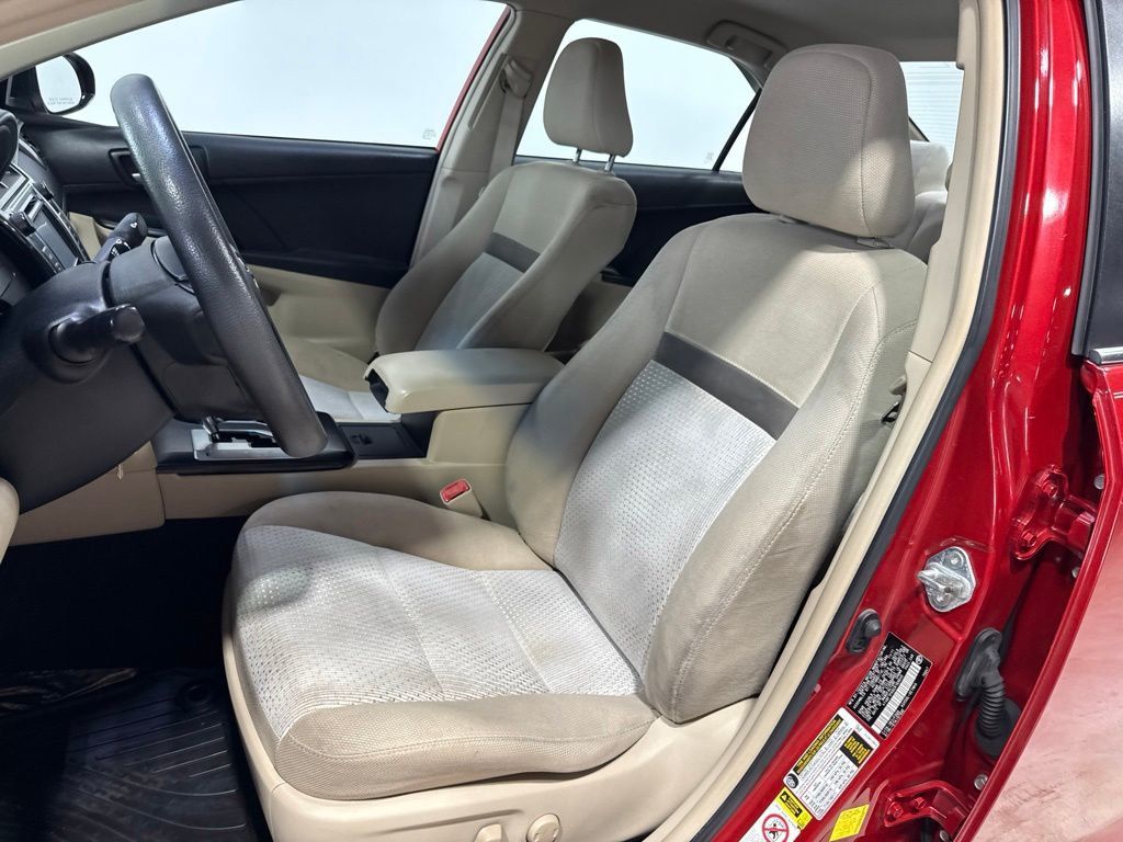2012 Toyota Camry 4dr Sedan I4 Automatic LE - 23031662 - 17