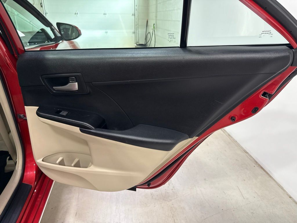2012 Toyota Camry 4dr Sedan I4 Automatic LE - 23031662 - 31