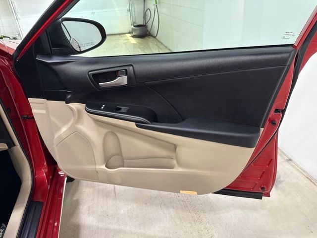 2012 Toyota Camry 4dr Sedan I4 Automatic LE - 23031662 - 35