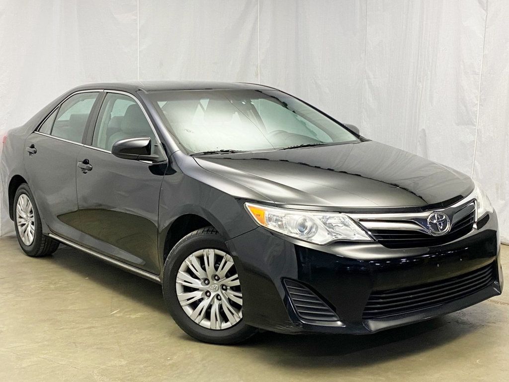 2012 Toyota Camry 4dr Sedan I4 Automatic LE - 22700335 - 3