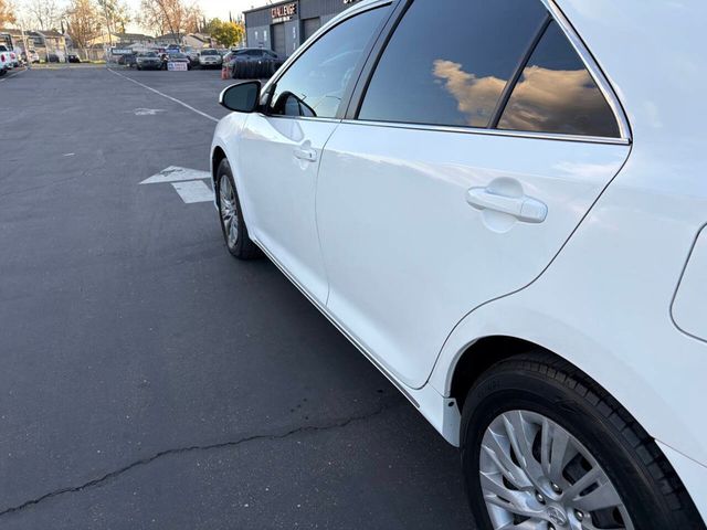 2012 Toyota Camry 4dr Sedan I4 Automatic LE - 22993971 - 9