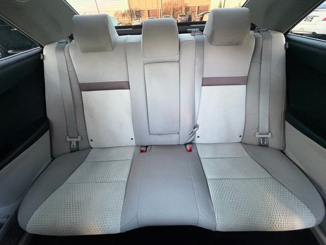 2012 Toyota Camry 4dr Sedan I4 Automatic LE - 22993971 - 17