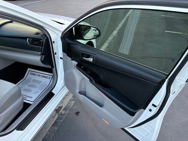 2012 Toyota Camry 4dr Sedan I4 Automatic LE - 22993971 - 23