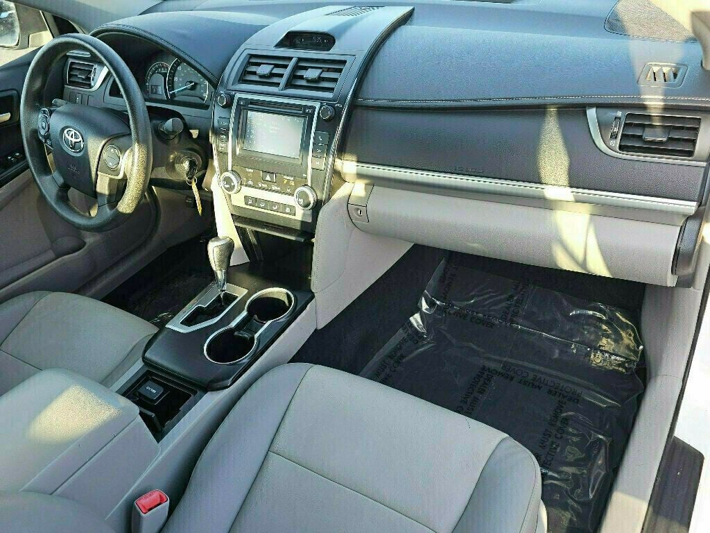 2012 Toyota Camry LE photo 4