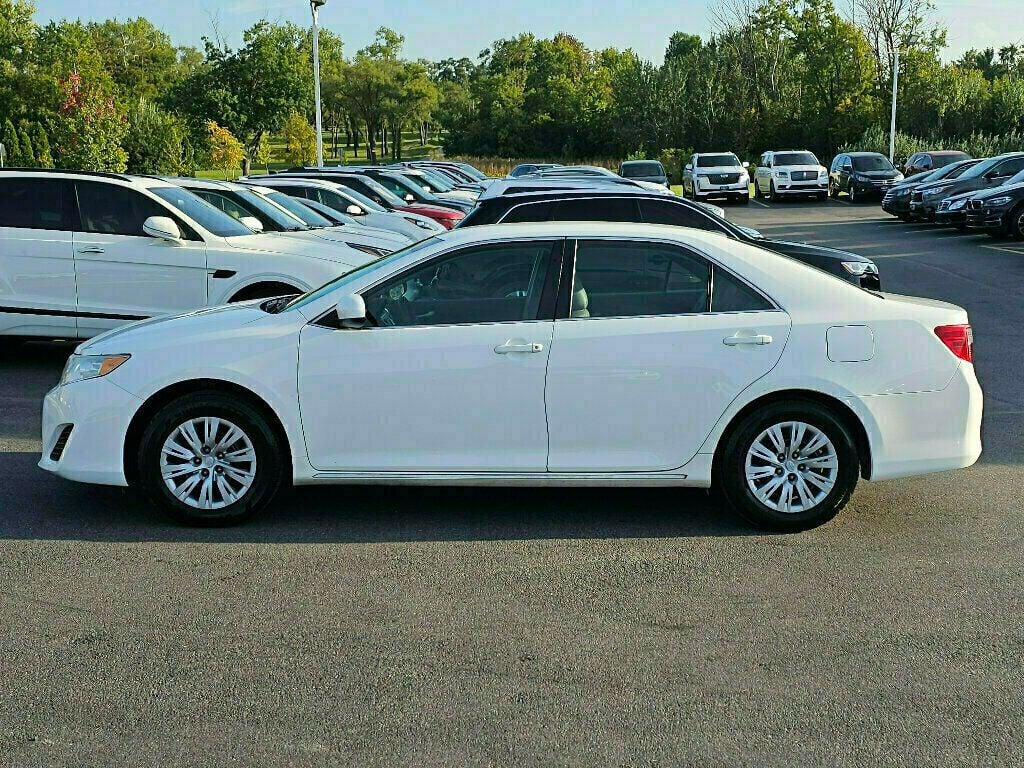 2012 Toyota Camry LE photo 10