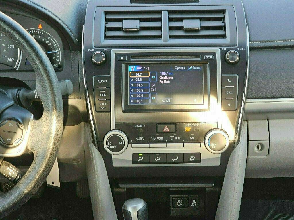 2012 Toyota Camry LE photo 17