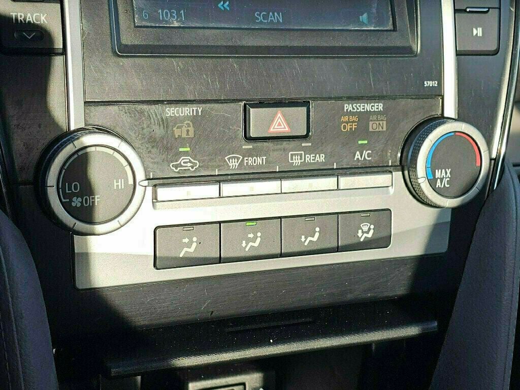 2012 Toyota Camry LE photo 20