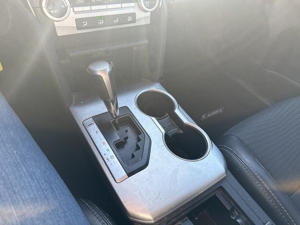 2012 Toyota Camry 4dr Sedan I4 Automatic SE - 22960541 - 17