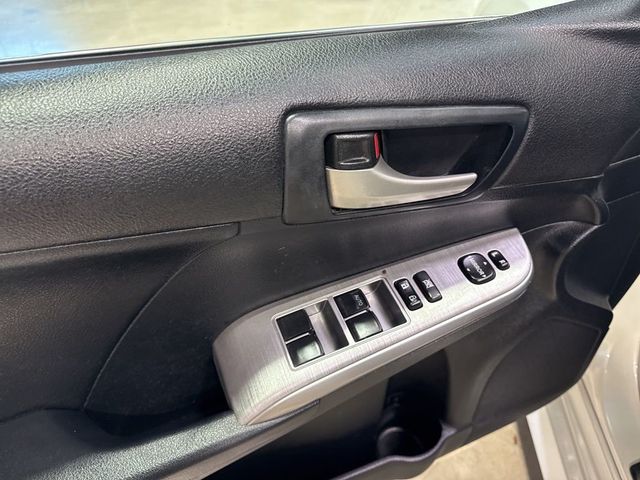 2012 Toyota Camry 4dr Sedan I4 Automatic SE - 22995804 - 27