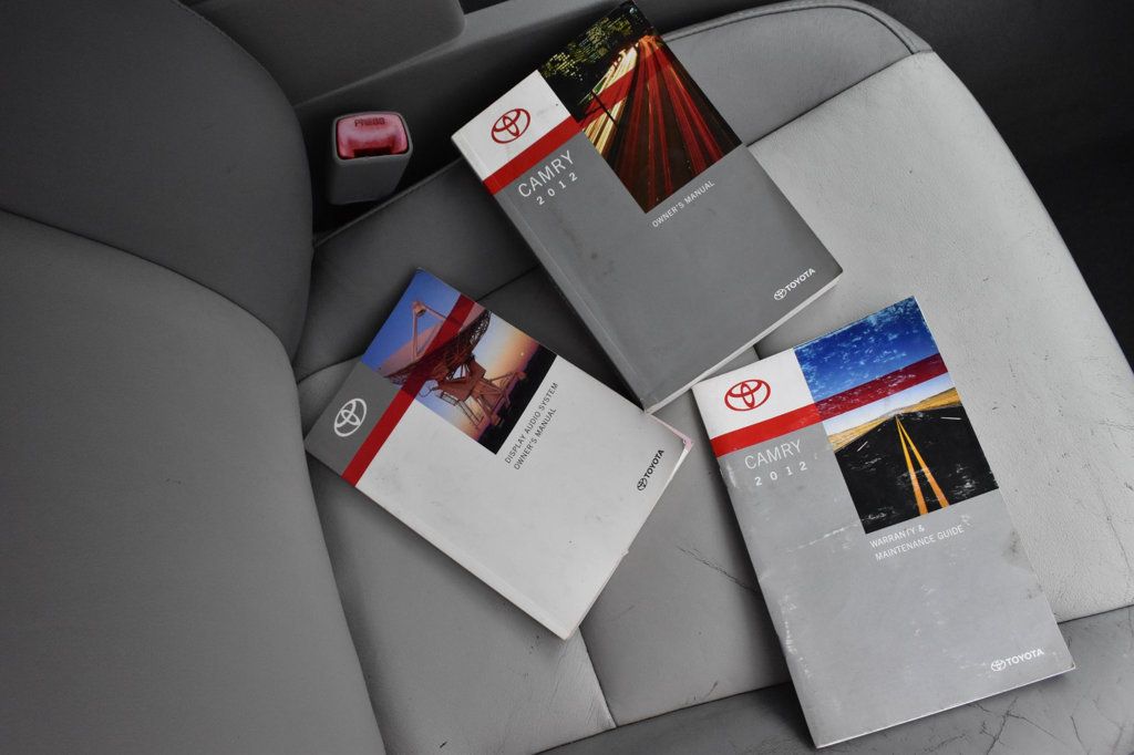 2012 Toyota Camry 4dr Sedan I4 Automatic XLE - 22922395 - 12