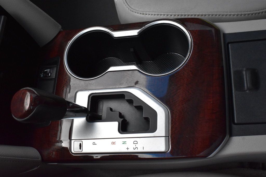 2012 Toyota Camry 4dr Sedan I4 Automatic XLE - 22922395 - 36