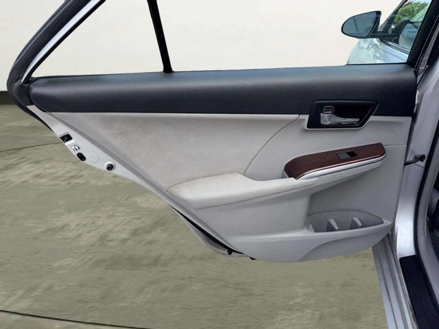 2012 Toyota Camry 4dr Sedan I4 Automatic XLE - 23037729 - 19