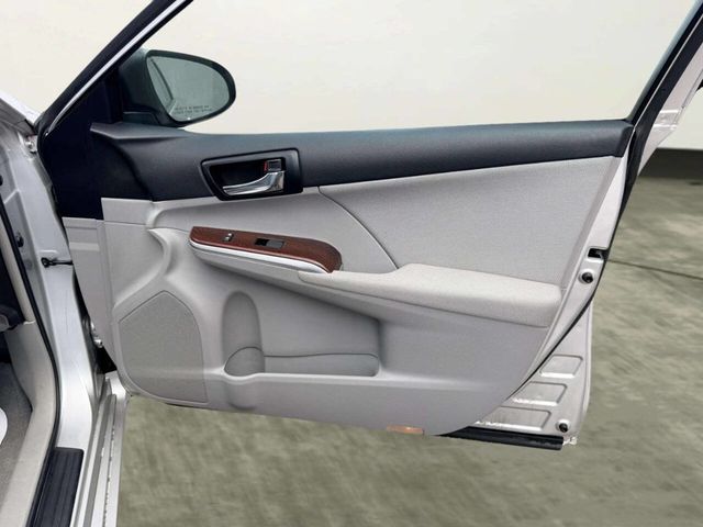 2012 Toyota Camry 4dr Sedan I4 Automatic XLE - 23037729 - 25