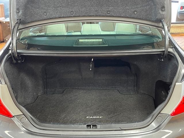 2012 Toyota Camry Hybrid 4dr Sedan LE - 22998237 - 16