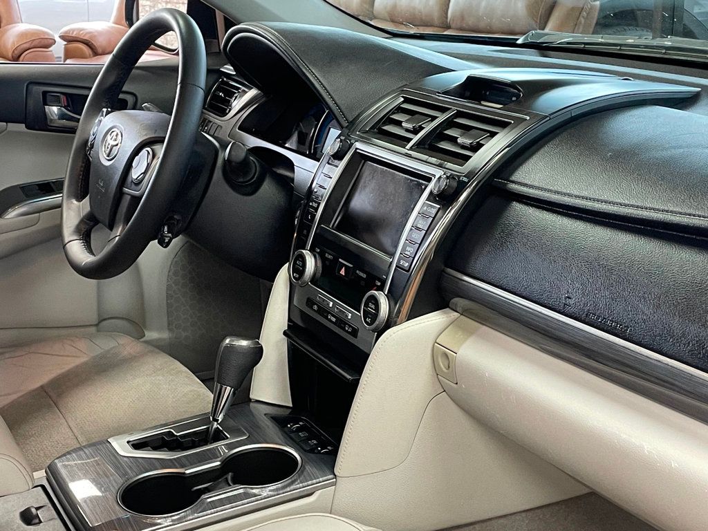 2012 Toyota Camry Hybrid 4dr Sedan LE - 22998237 - 19