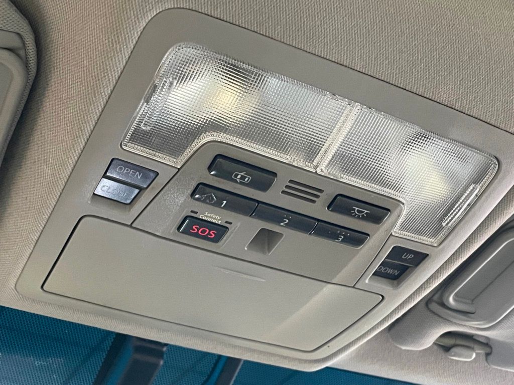 2012 Toyota Camry Hybrid 4dr Sedan LE - 22998237 - 30