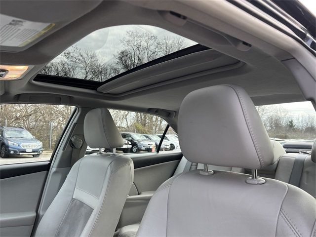 2012 Toyota Camry Hybrid 4dr Sedan XLE - 22963754 - 10