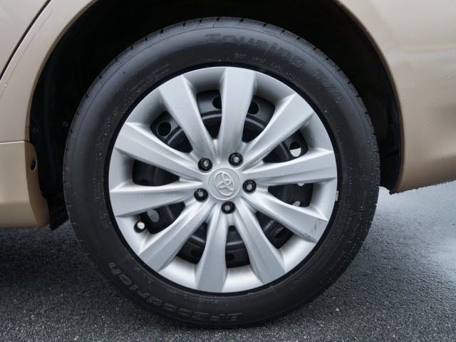 2012 Toyota Corolla  - 11766971 - 18
