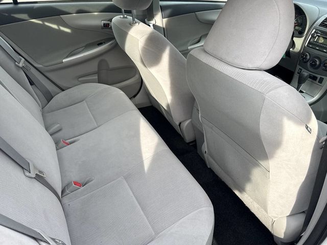 2012 Toyota Corolla 4dr Sedan Automatic LE - 22924331 - 11