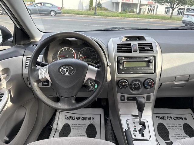 2012 Toyota Corolla 4dr Sedan Automatic LE - 22924331 - 17