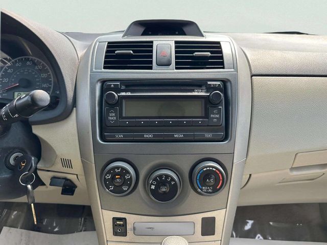 2012 Toyota Corolla 4dr Sedan Automatic LE - 23054073 - 19