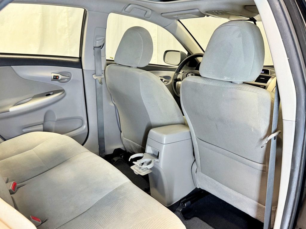 2012 Toyota Corolla 4dr Sedan Automatic LE - 23027476 - 30