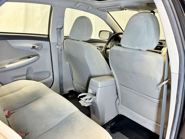 2012 Toyota Corolla 4dr Sedan Automatic LE - 23027476 - 30
