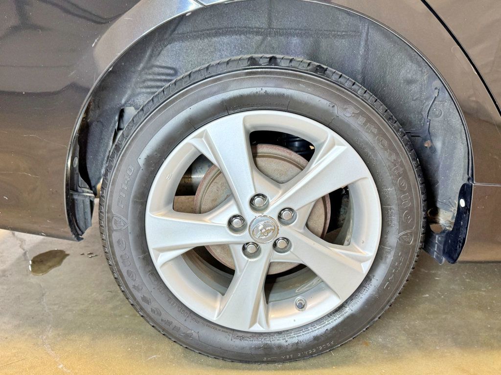 2012 Toyota Corolla 4dr Sedan Automatic LE - 23027476 - 35