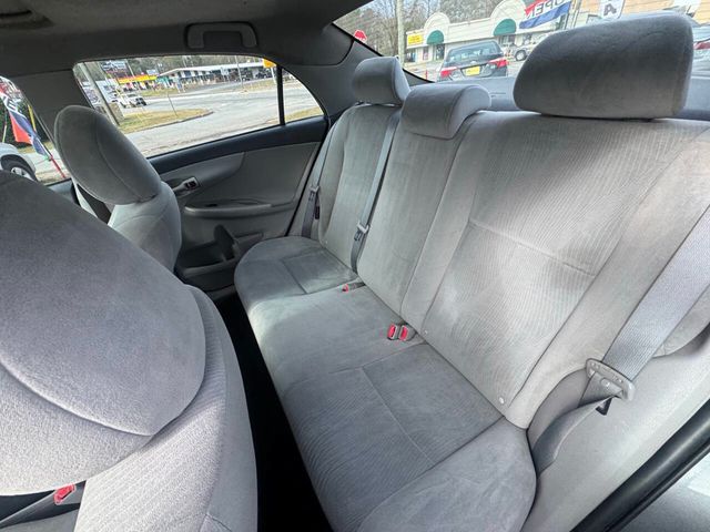 2012 Toyota Corolla 4dr Sedan Automatic LE - 22954979 - 13